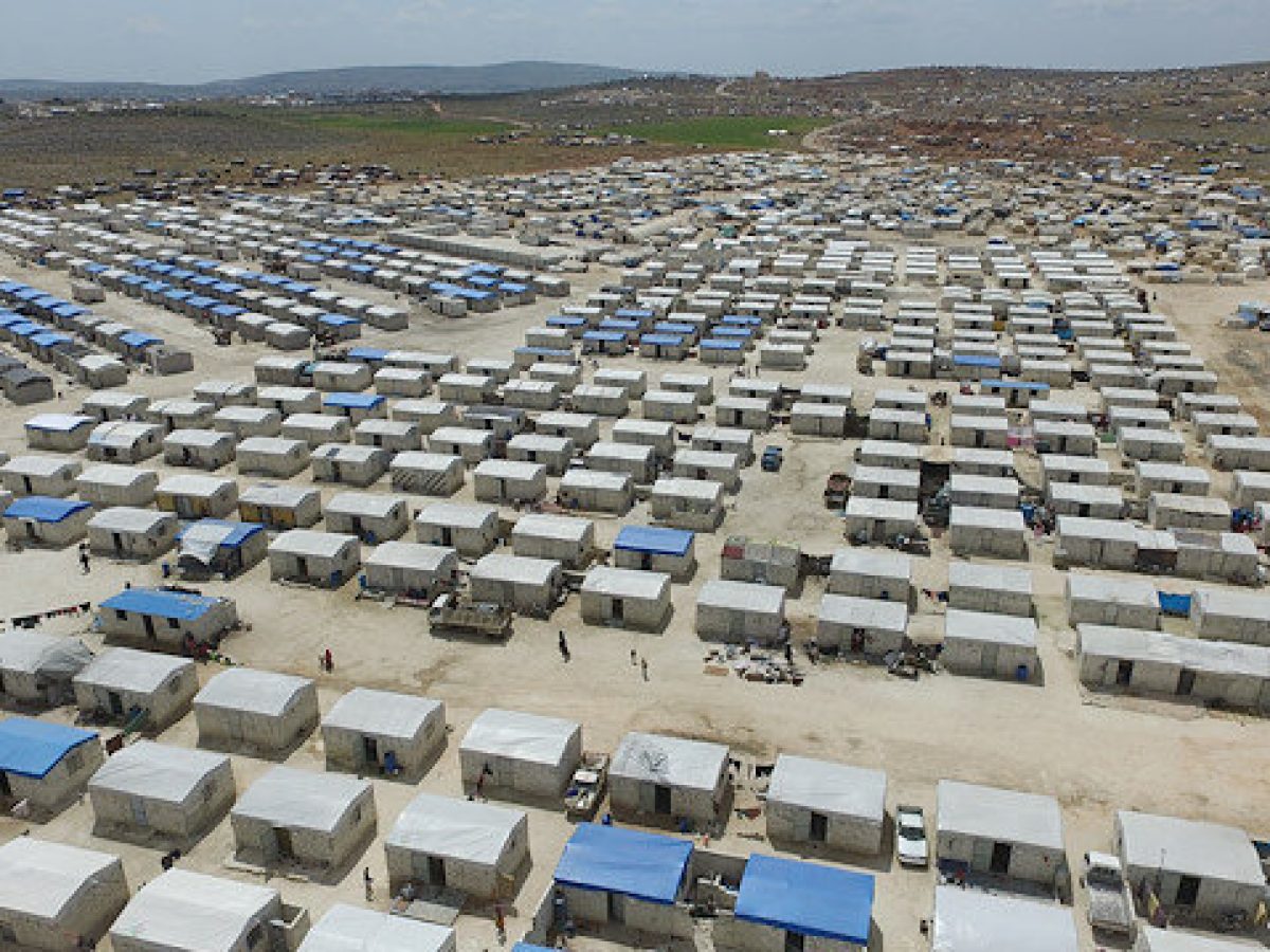 المبادرة التي أشرف عليها وقف الديانة التركية جاءت لنجدة المتضررين من الأهالي النازحين في مخيمات ريف إدلب، حيث غمرت مياه الأمطار آلاف الخيام