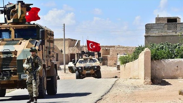 تعرضت القوات التركية أمس الأربعاء لعدة استهدافات في عدة مناطق بريف إدلب، أدت إلى إصابة جندي تركي.