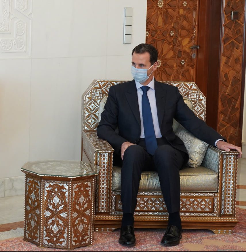  أصرَّ رأس النظام السوري بشار الأسد على أن تكون مجريات عمل اللجنة الدستورية تنطلق من المبادئ الأساسية التي اقترحها وفده في مدينة جنيف دون تنازل.