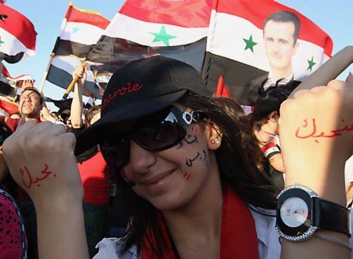احتفت مناطق سيطرة الأسد على طريقتها في عيد الحب يوم أمس، كاشفةً عن حالة عشق أزلية بين العبيد والأسياد.