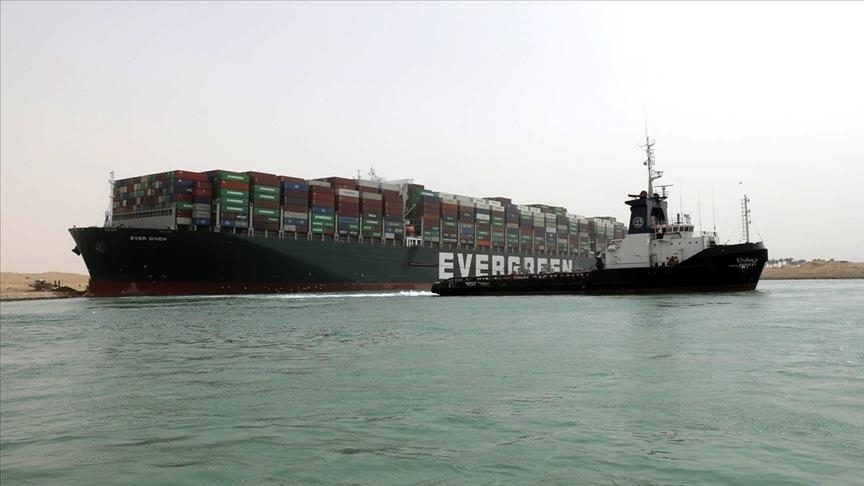 أعلنت إدارة قناة السويس في مصر نجاح عملية تعويم السفينة الجانحة في القناة، التي أدت إلى تعطيل الملاحة لعدة أيام.