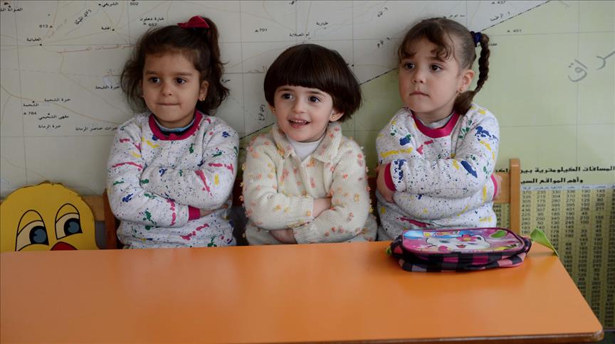 حذَّرت منظمة دولية من انعدام مستقبل الأطفال السوريين الذين أجبرتهم الحرب على الفرار، تزامنًا مع مرور عقد على الثورة السورية.