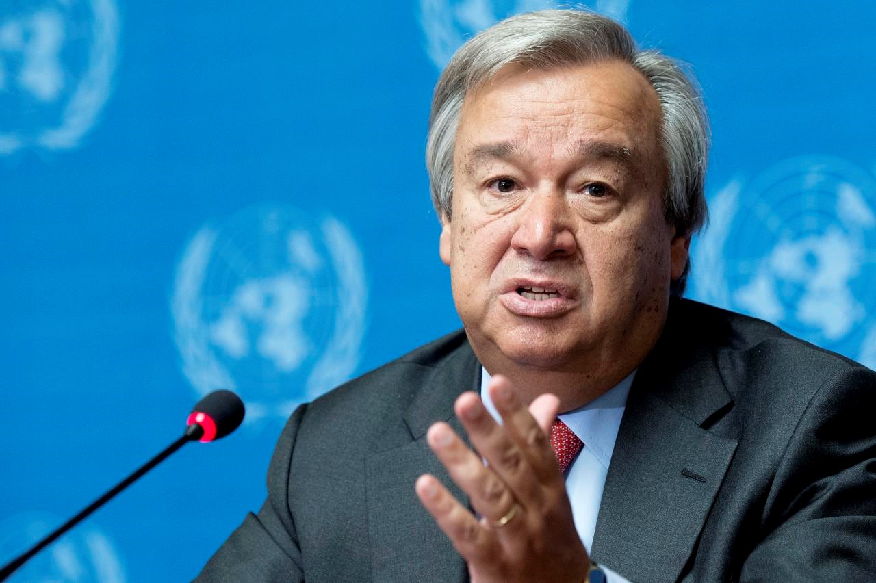 طالب الأمين العام للأمم المتحدة (أنطونيو غوتيريش) ببذل الجهود اللازمة لإيصال المساعدات الإنسانية إلى سورية، واصفًا الوضع فيها بالكابوس.