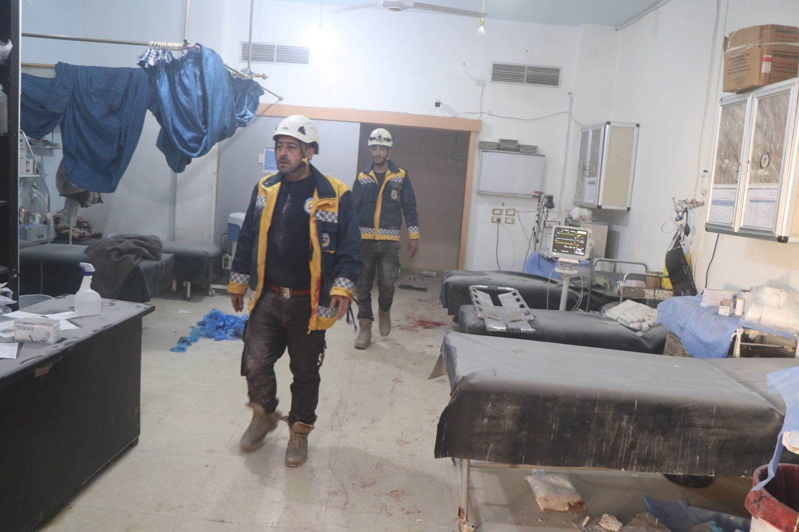 أدانت منظمات ومؤسسات إنسانية في المناطق المحررة المجزرة التي ارتكبتها قوات الأسد في مشفى المغارة بمدينة الأتارب بريف حلب الغربي.