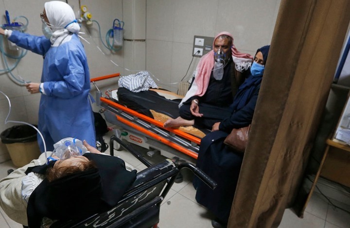 اشتكى أطباء مستشفيات دمشق التابعة لحكومة الأسد من اكتظاظ مصابي كورونا، وسرعة الانتشار الكبيرة خلال هذه الموجة، حيث إنها أكبر من سابقاتها.