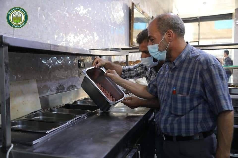 قالت إدارة مشفى الداخلية التخصصي في إدلب: إنه ماتزال تتوافد للمشفى حالات تسمم غذائي منذ عدة أيام.