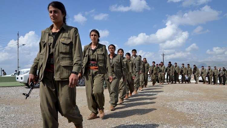 دفعت التوترات بين الإدارة الذاتية في شمال شرق سورية (قسد) و حزب العمال الكردستاني الأخير للتعاون مع نظام الأسد لتصفية مظلوم عبدي وحاشيته.
