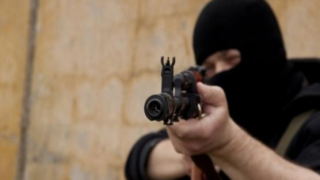 تعرض أحد المقرات العسكرية التابعة للجبهة الوطنية للتحرير في ريف إدلب لهجوم شنه مسلحون قتل خلاله أحد عناصر المقر.