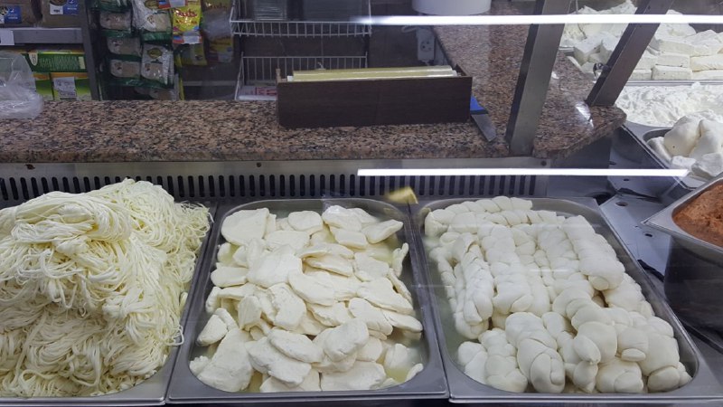 سمحت وزارة التجارة الداخلية في نظام الأسد لمعامل الأجبان والألبان المرخصة بتصنيع منتجات "أشباه الألبان والأجبان"، ما أثار سخرية واسعة وانتقادات كثيرة