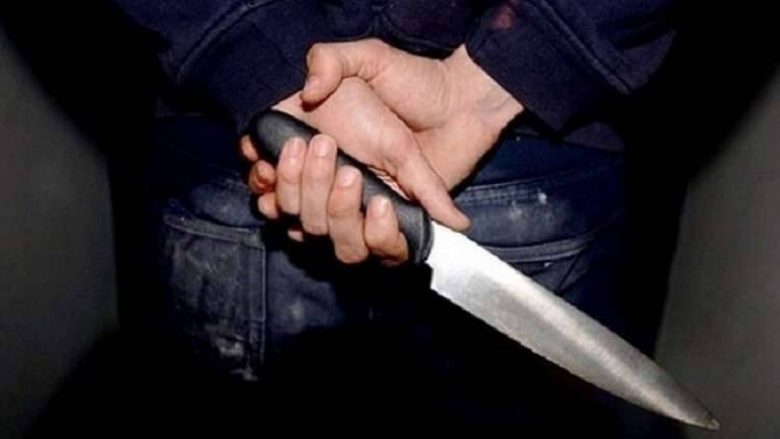 حدثت جريمة قتل مروعة يوم أمس الأربعاء، في محافظة السويداء، حيث تعرض رجل وزوجته للذبح بالسكين، على يد أحد أفراد أقارب الزوجة، وذلك بعد 6 أشهر من زواجهما.