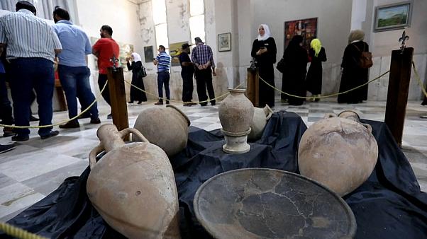 أثار تعرض متحف مدينة إدلب للتخريب ضجة على مواقع التواصل لما يحمله من أهمية محلية.