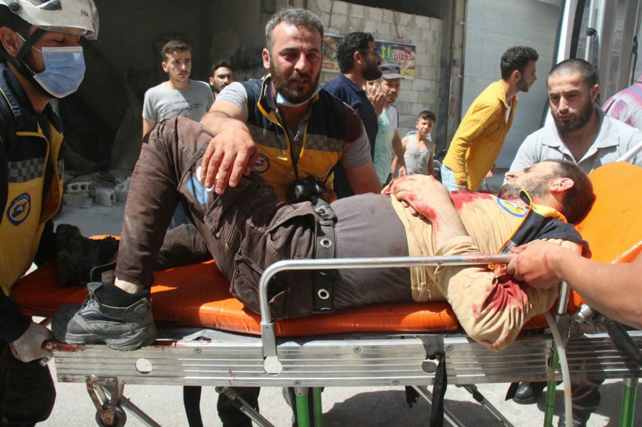 ارتقى أربعة مدنيين بينهم طفلين كحصيلة أولية جراء قصف قوات الأسد الذي استهدف قرية سرجة بجبل الزاوية جنوب إدلب، صباح اليوم السبت.