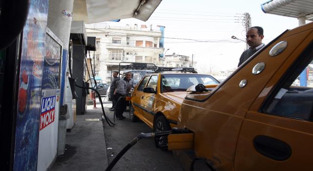 ازادت أزمة البنزين تفاقمًا بعد قرارٍ أصدرته وزارة التجارة الداخلية وحماية المستهلك التابعة لنظام الأسد أمس الثلاثاء 7يوليو/تموز برفع أسعر البنزين للمرة الرابعة على التوالي خلال عامٍ واحد.