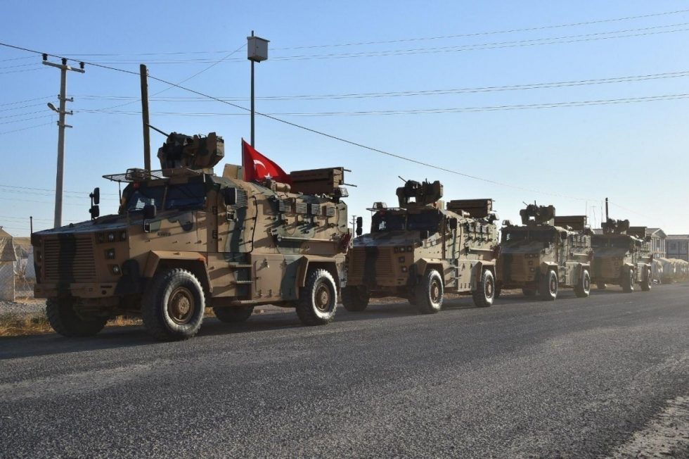 أرسلت القوات التركية مزيدًا من التعزيزات العسكرية إلى منطقة إدلب، اليوم الثلاثاء، وذلك في ظل التصعيد العسكري الكبير الذي تشهده المنطقة.