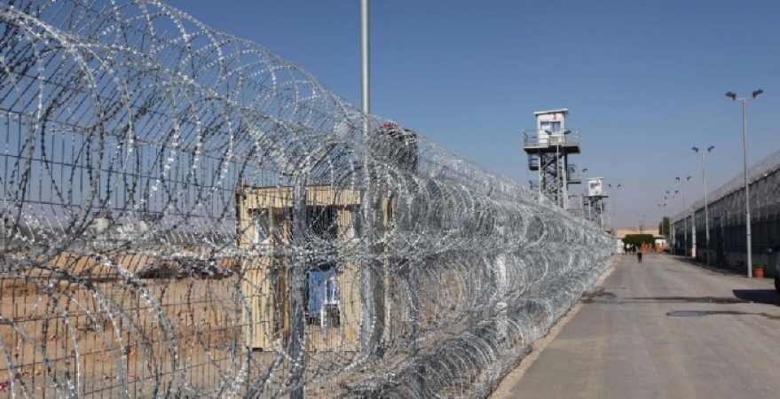 حكمت إسرائيل بالسجن ثمانية أشهر على فتاة إسرائيلية عبرت الحدود الإسرائيلية إلى سورية، حيث تمّت إعادتها بعد إتمام صفقة بين إسرائيلية وسورية بوساطة روسية.