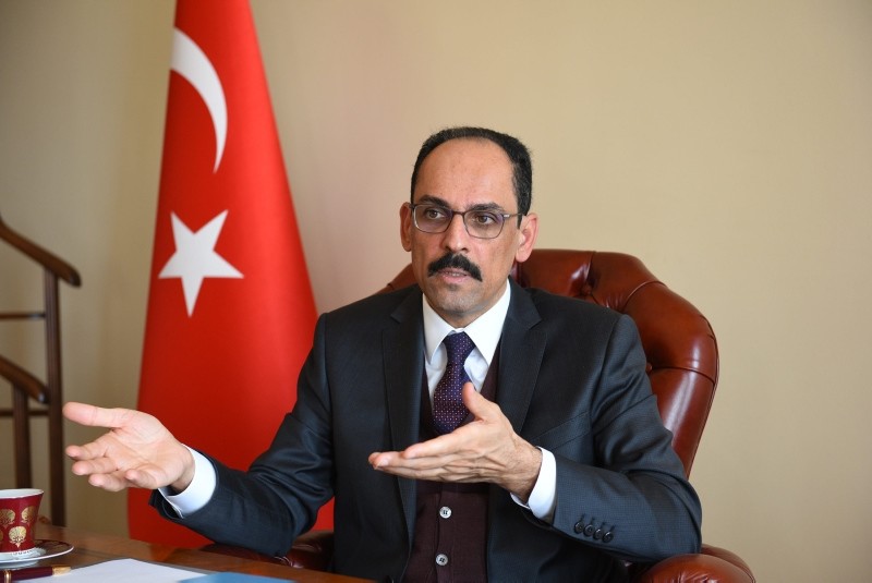 صرّح المتحدث باسم الرئاسة التركية (إبراهيم قالن) بأن بلاده لا تنتظر أن يرسل الغرب قوات إلى المنطقة من أجل حماية المعارضة في إدلب السورية.