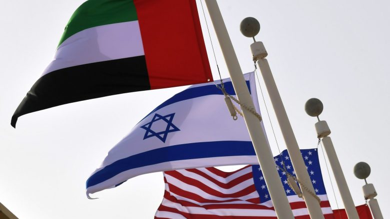 كشفت مصادر إعلامية عن أن الملف السوري سيكون حاضرًا خلال اجتماع ثلاثي بين وزراء خارجية الولايات المتحدة الأمريكية وإسرائيل والإمارات اليوم الأربعاء في العاصمة الأمريكية واشنطن