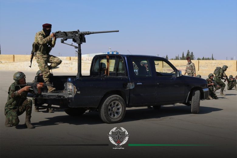 تمكن الجيش الوطني من إلقاء القبض على خلية تابعة لتنظيم داعش في منطقة نبع السلام بريف الرقة الشمالي، بينهم قيادي.