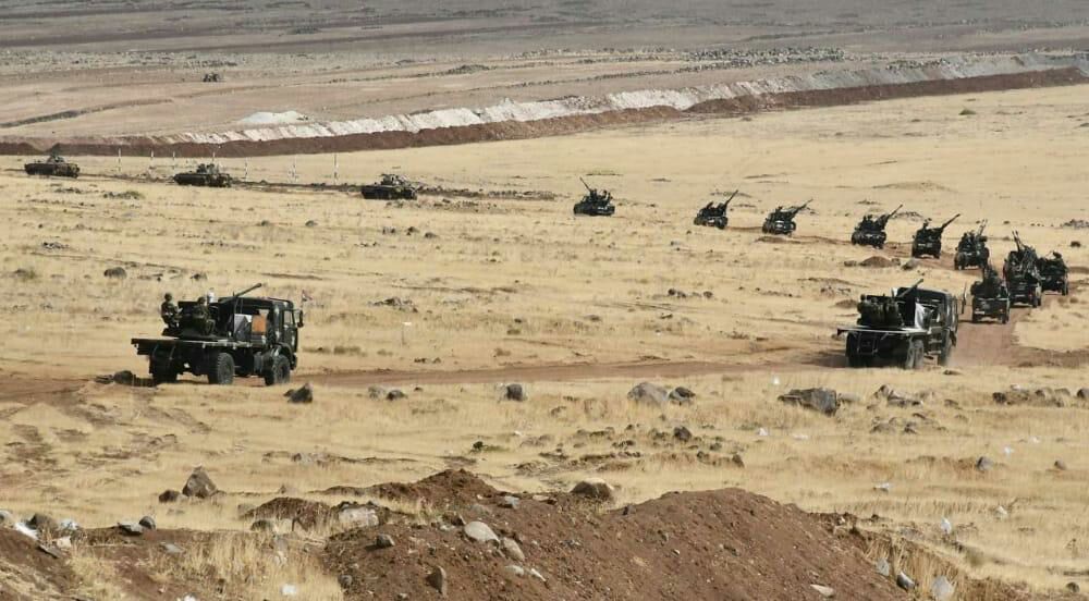 يواصل نظام الأسد إرسال التعزيزات العسكرية لقواته المنتشرة على خطوط الجبهات مع ميلشيا قسد، في ظل الحديث عن عملية عسكرية تركية ضد الميلشيا شمال سورية.
