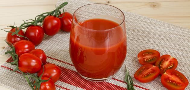 كشف مجموعة خبراء عن أهمية عصير الطماطم بالنسبة إلى النساء على وجه الخصوص، لاحتوائه على مجموعة متنوّعة من الفيتامينات والمعادن ومضادات الأكسدة