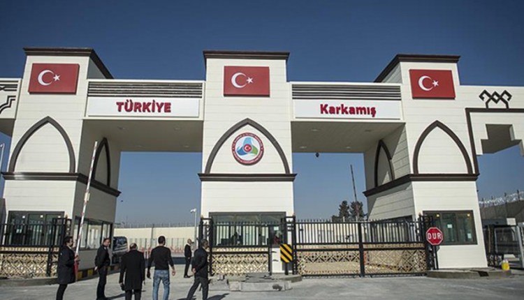 أعادت إدارة معبر جرابلس الحدودي بين سورية وتركيا فتح البوابات أمام المسافرين إلى سورية عبر المعبر بدءًا من اليوم الأحد 24 من تشرين الأول.