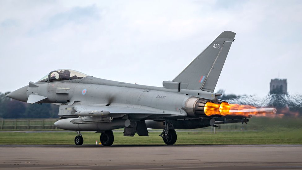 اشتبك سلاح الجو البريطاني مع طيران معادٍ، في تطور جديد لمجريات الحرب في سورية ضد داعش.