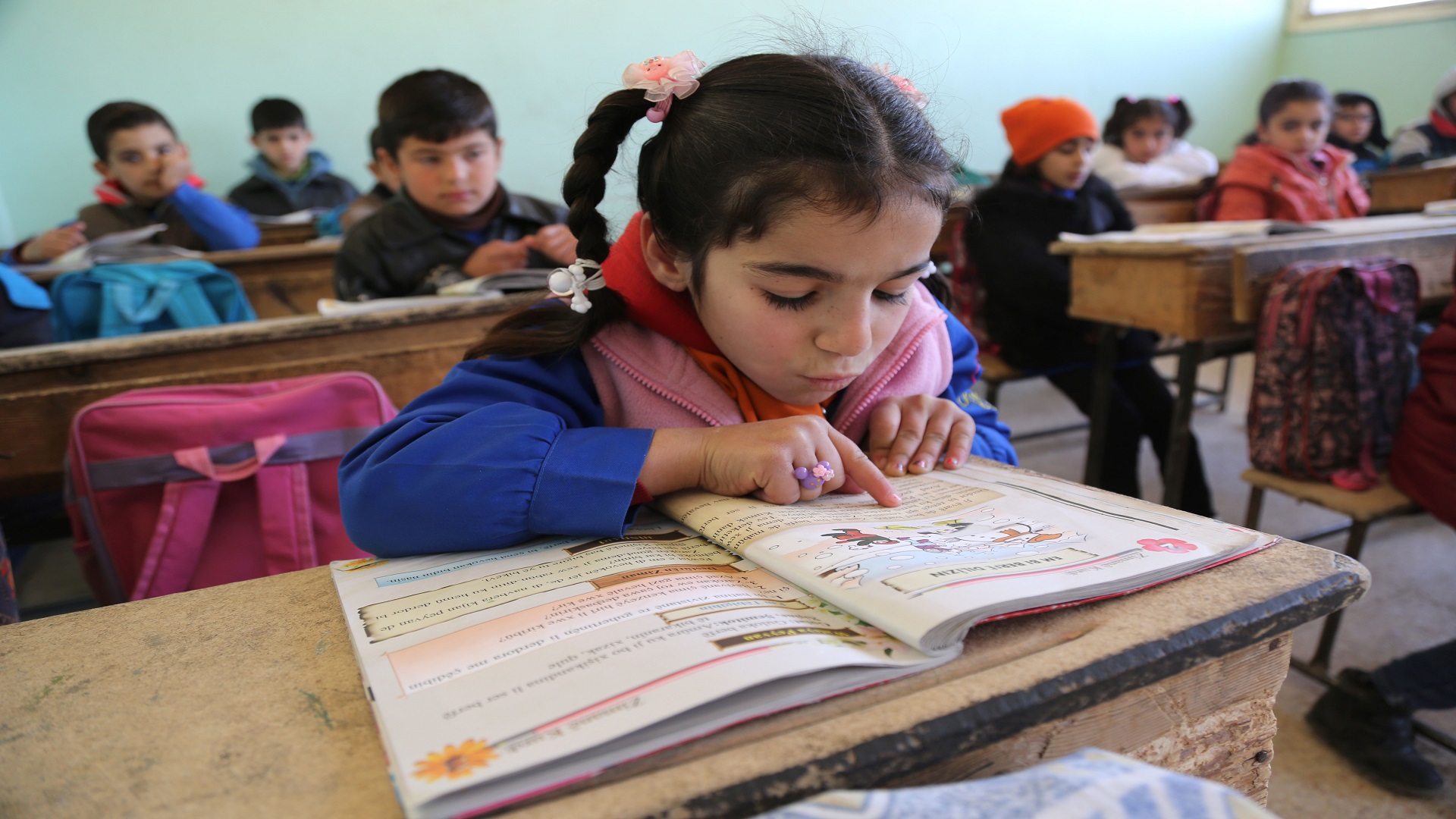 كشف وزير التربية والتعليم التابع لحكومة الأسد عن عدم رفض التربية لإدراج مناهج باللغة الكردية وفق شروط محددة.