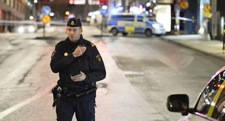 اعتقلت أجهزت الأمن السويدية ضابطًا رفيع المستوى بميلشيات الأسد دخل السويد بحجة اللجوء الإنساني.