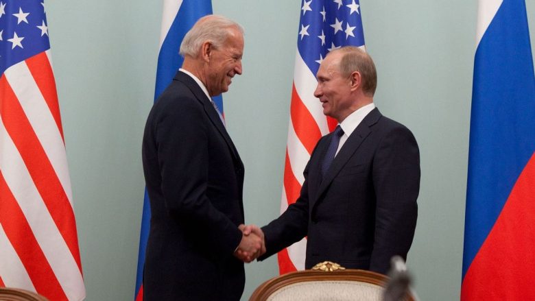 يأمل الكرملين الروسي أن يكون هناك اجتماع جديد بين الرئيسين الأمريكي جو بايدن والروسي فلاديمير بوتين، بعد قمة أولى جمعت بينهما في وقت سابق، وذلك لتصحيح العلاقات الروسية الأمريكية.