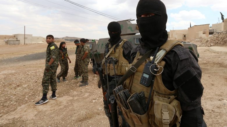 أعلن تنظيم داعش تبنيه الهجوم المسلح الذي استهدف مقرات ومواقع عسكرية لميلشيا قسد الإرهابية في بلدة البصيرة بريف دير الزور الشرقي.